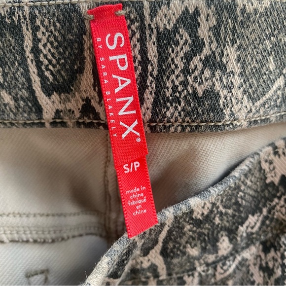 SPANX Jean-ish slimming snakeskin print neutral leggings size small - Picture 7 of 7
